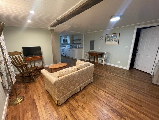 Building Photo - 230 Water St