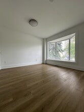 Building Photo - 2294 Lake Shore Blvd W