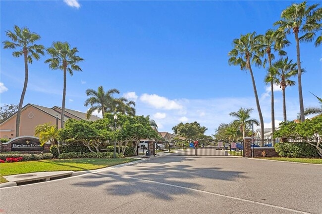 Foto del edificio - 3023 Pointeview Dr