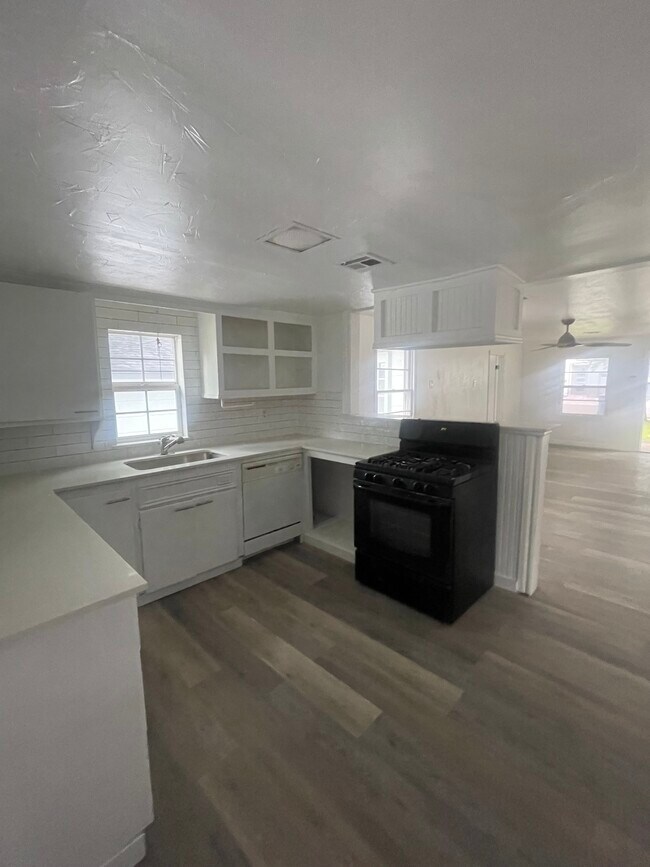 Foto del edificio - 11 N Howard St