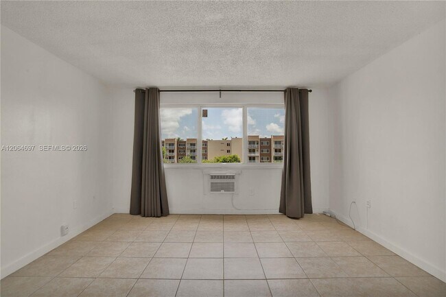 Foto del edificio - 6970 NW 186th St