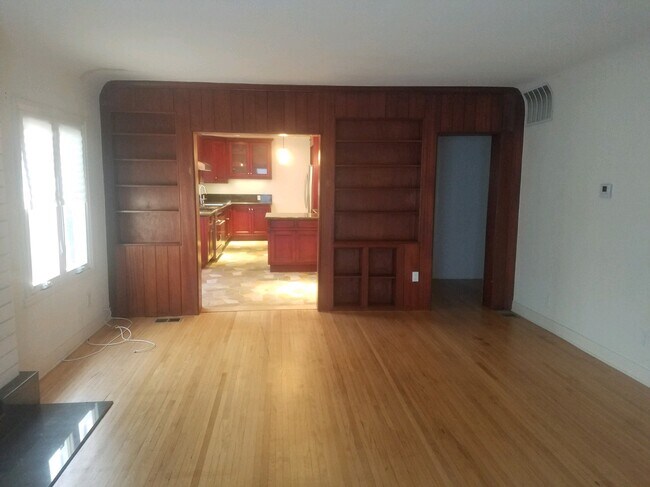 built in Mahogany books shelves - 956 Euclid St