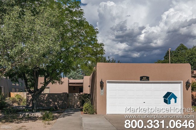 Building Photo - 3 br, 2 bath House - 1020 Stanford Dr NE