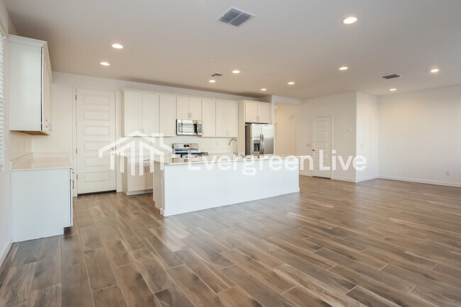 Building Photo - Hestia