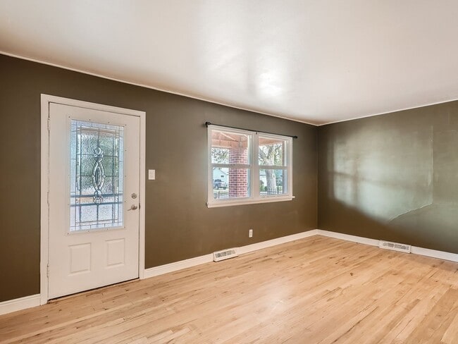 Building Photo - 2241 S Linley Ct