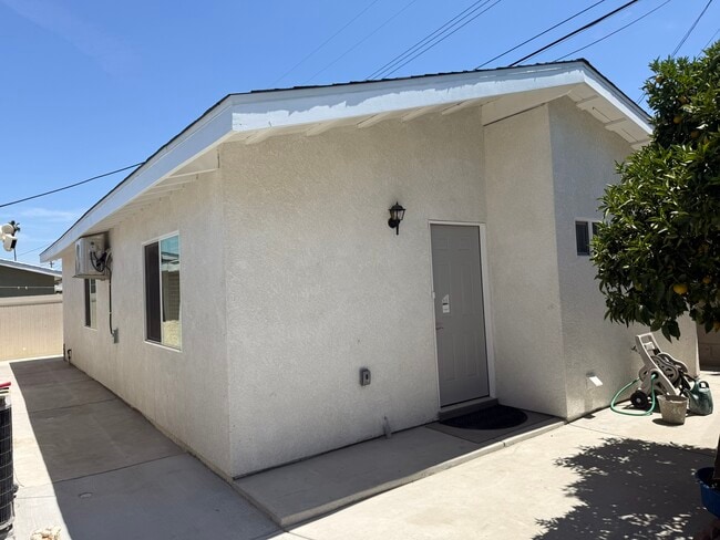 Building Photo - 18228 Bellorita St