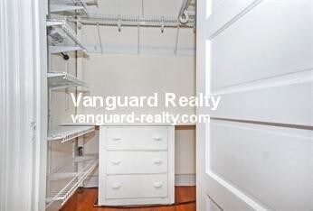 Building Photo - 1056 Beacon St