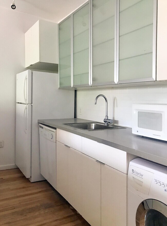 Foto del edificio - 449 Jersey Ave