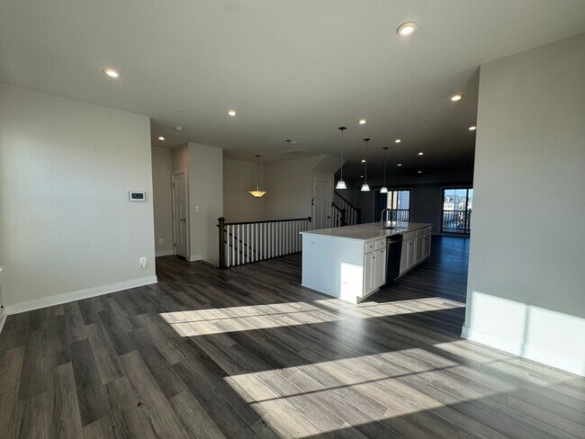 Foto del edificio - Modern 3 Bed 2.5 Bath Townhome In Beautiful Arcola Town Center