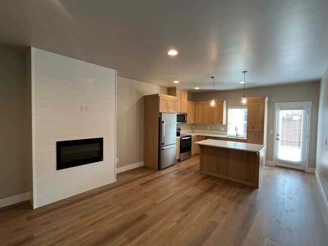Foto del edificio - New Construction Townhome in NW Bend