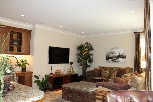 Building Photo - 51 Bianco