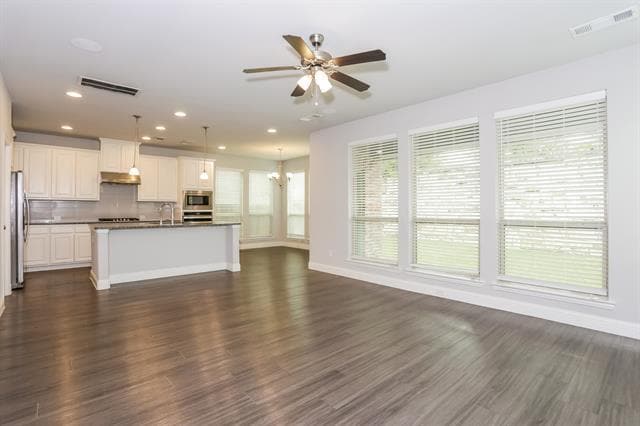 Foto del edificio - 3121 Damsel Sauvage Ln