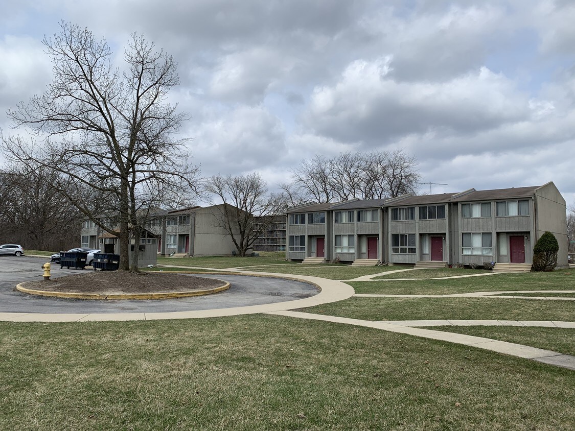 35 N Arbor Trail, Park Forest, IL 60466 Townhome Rentals in Park