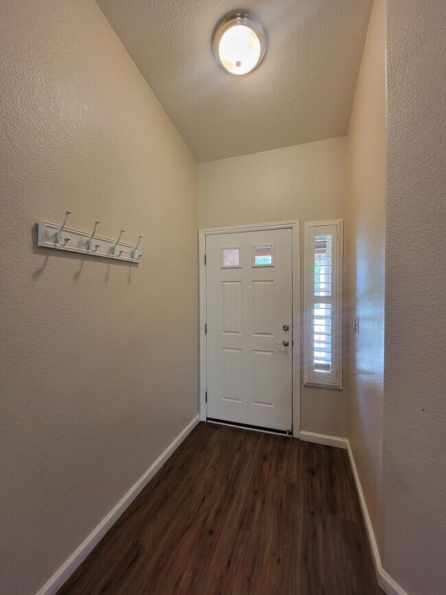 Building Photo - 3 Bedroom 2 Bathroom coming in July! Annie...