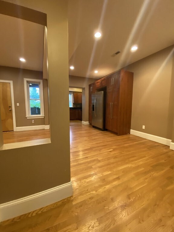 Foto del edificio - 1592 Beacon St