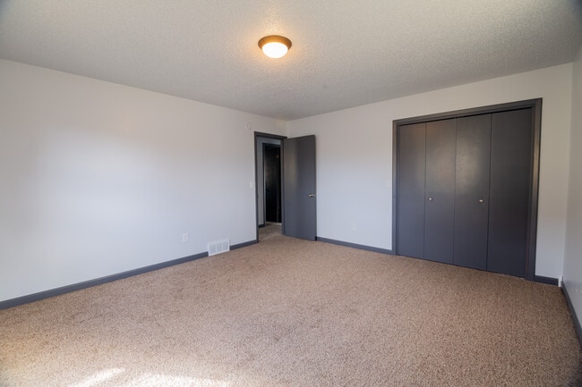 Building Photo - 1731 Augsburg Dr