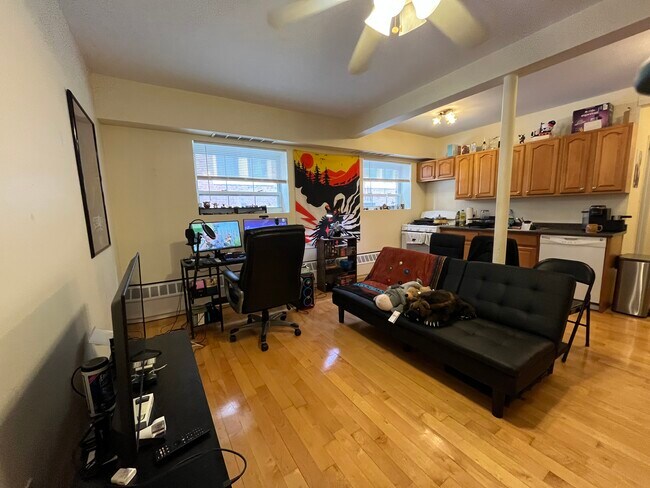 Foto del edificio - 1559 Beacon St