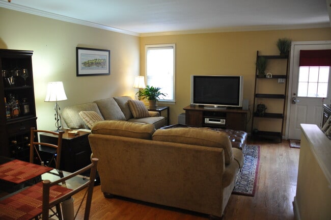 Dining/Living - old - 1181 N Vernon St