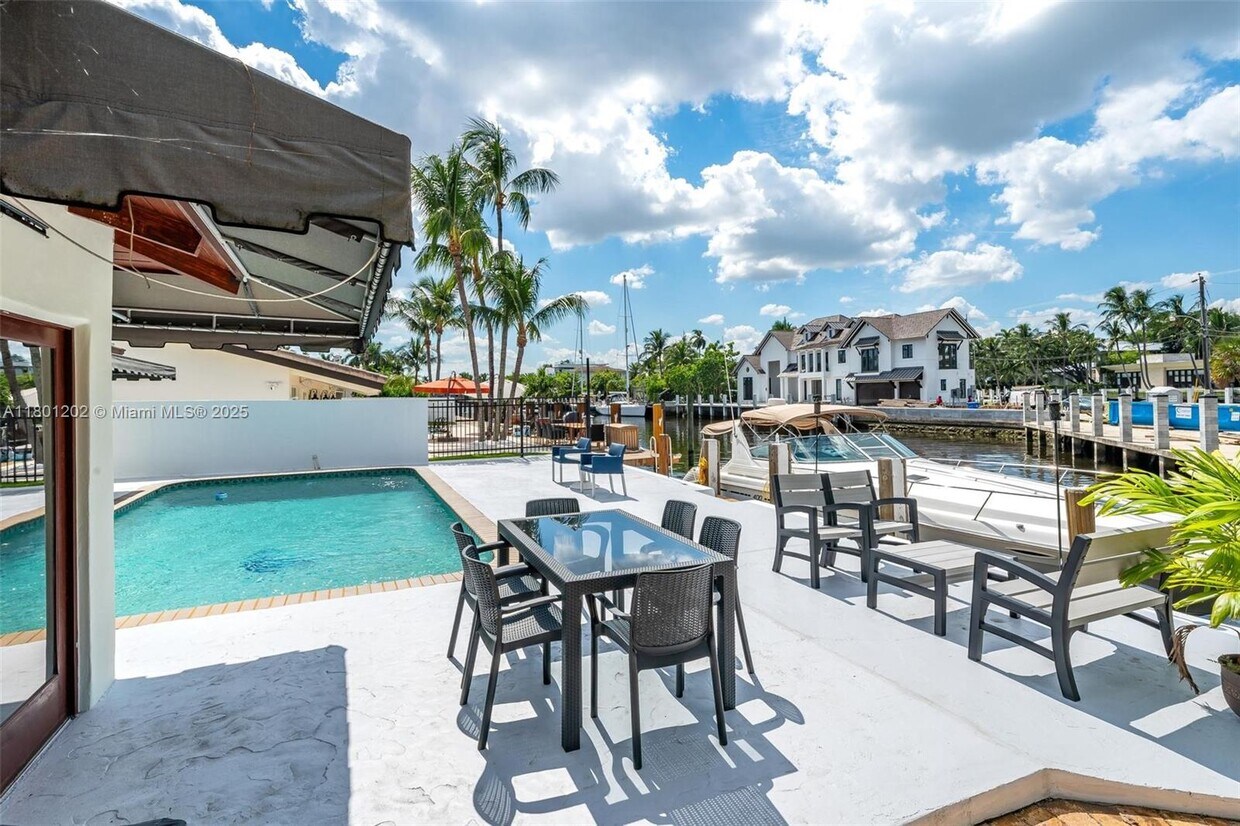 Foto principal - 325 Isle of Capri Dr