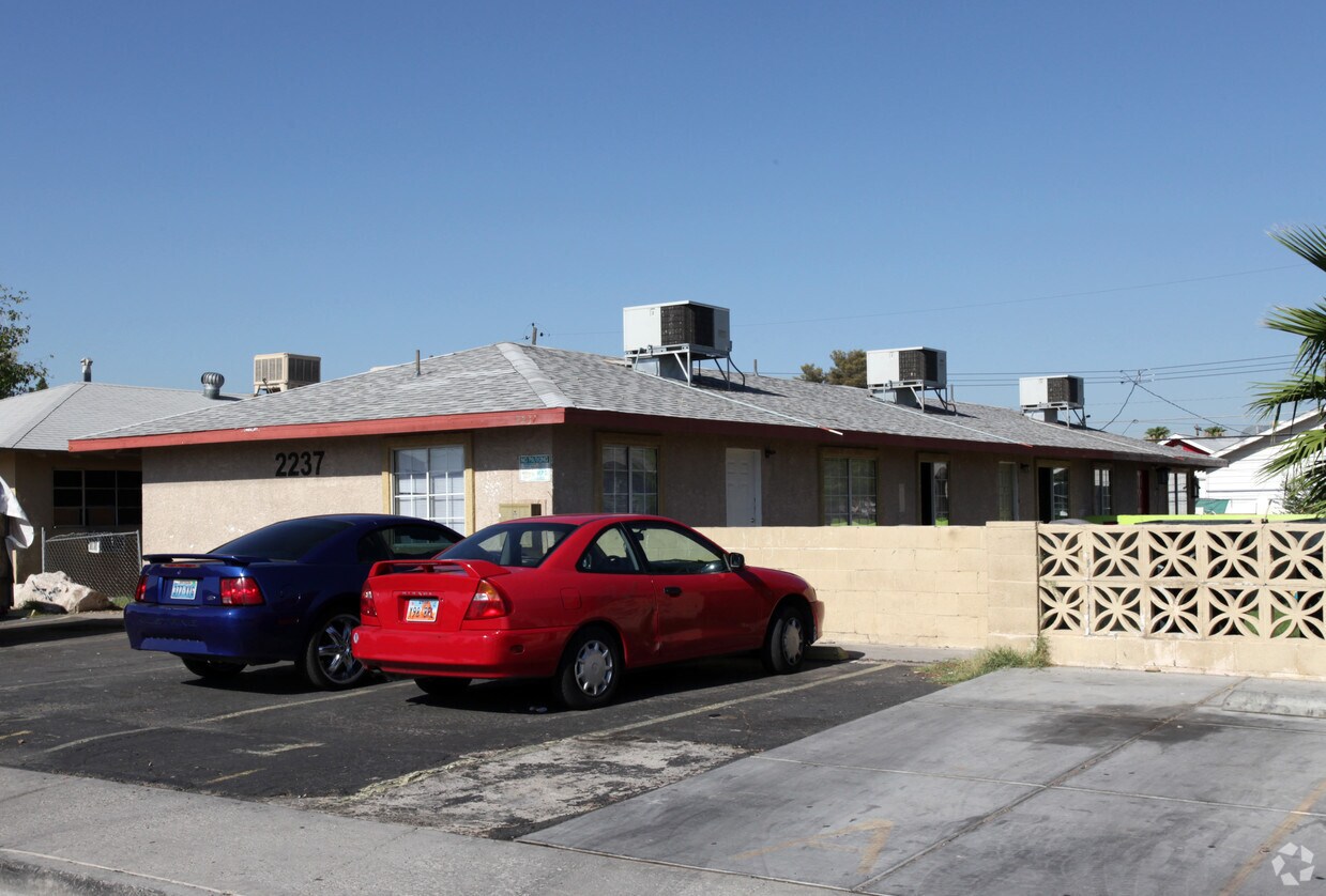 Primary Photo - 2231-2237 Crawford St
