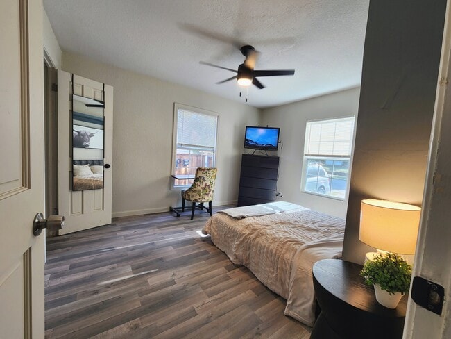 Photo - 1402 Harlandale Ave House