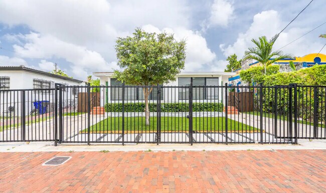 Foto del edificio - 513 SW 15th Ave