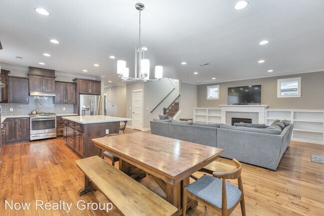 Foto del edificio - 4 br, 3 bath House - 4815 SE Rural St