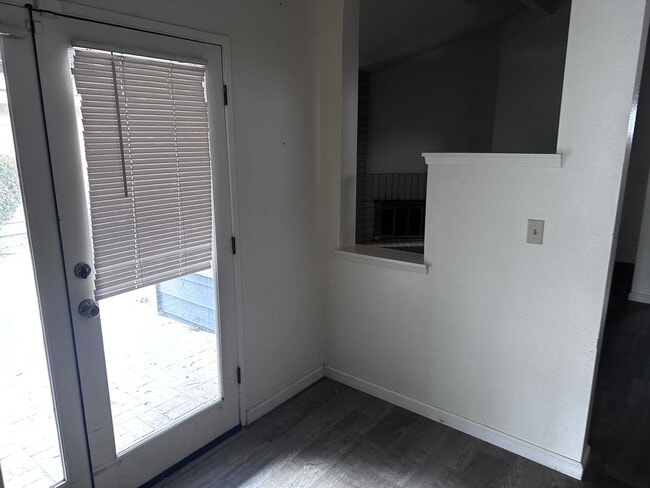 Building Photo - House