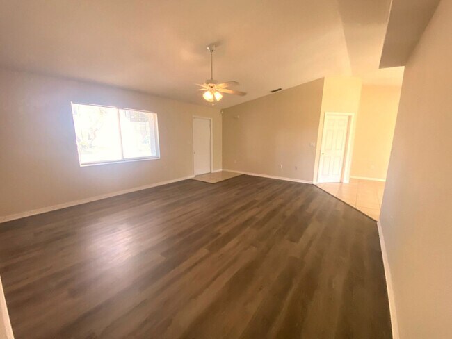 Building Photo - 30299 Holly Rd