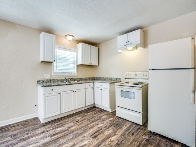 KITCHEN - 1613 Mcneil St