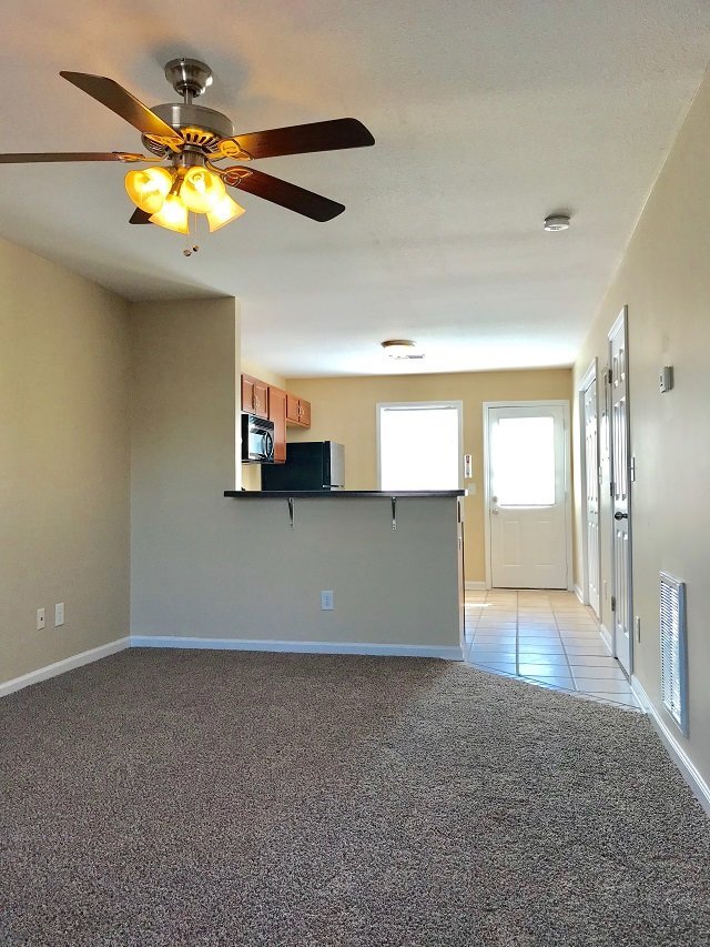 Building Photo - 812B OAK ARBOR CT