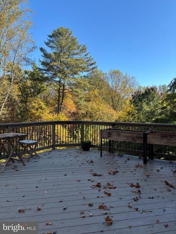 Building Photo - 9830 Meadow Valley Dr