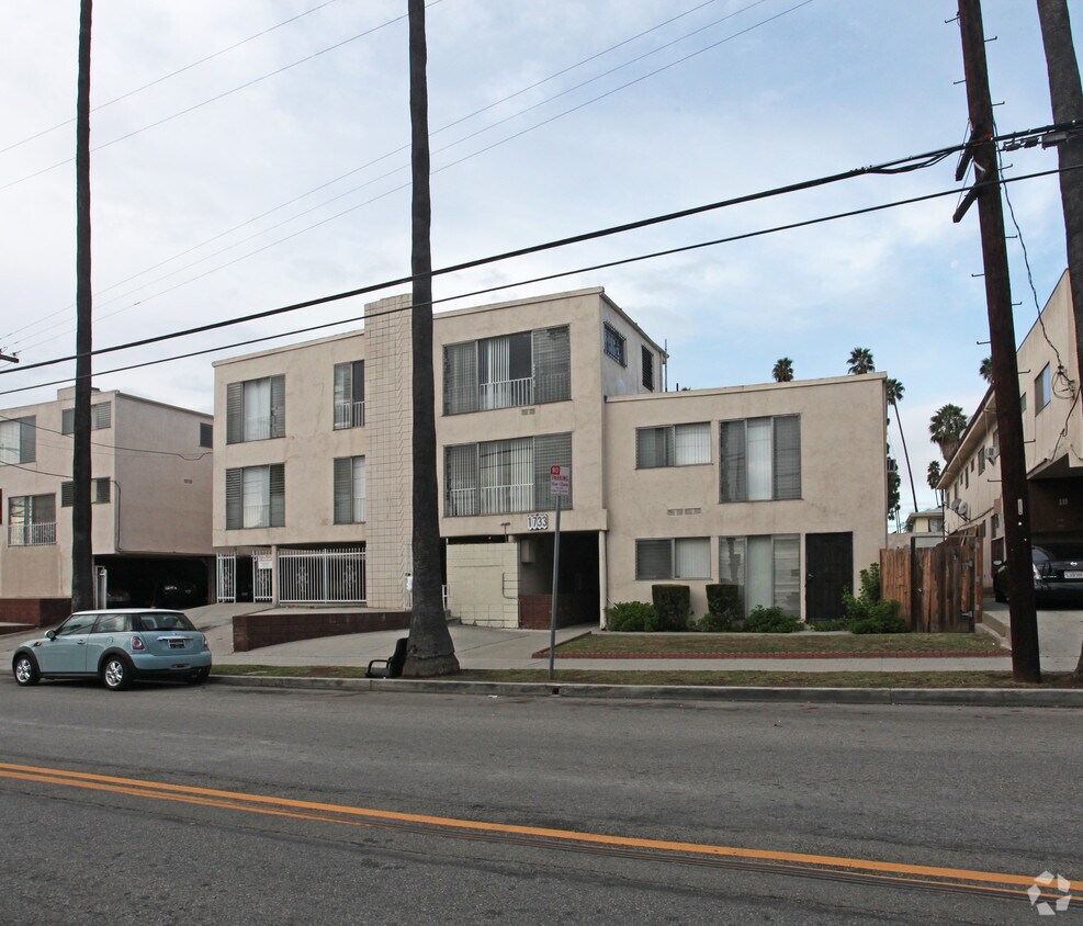 Foto principal - 1733 N Wilton Pl
