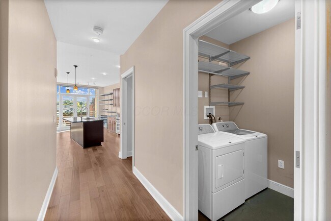 Foto del edificio - 1145 N High St