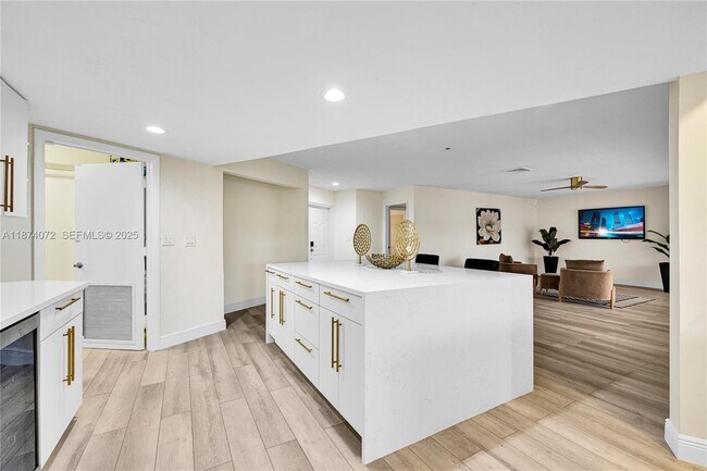 Building Photo - 5706 Guava Dr