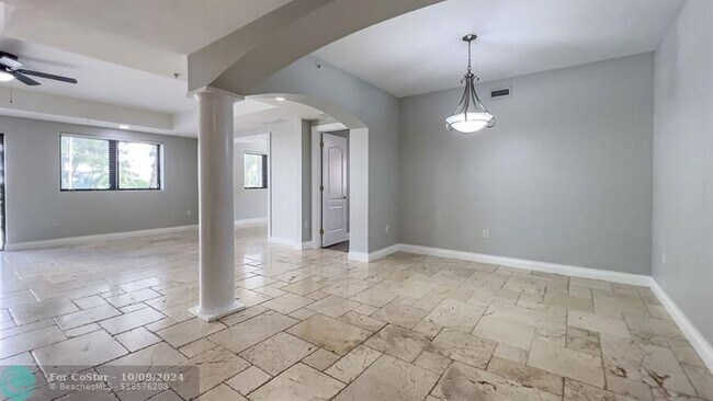 Foto del edificio - 4241 N Ocean Blvd