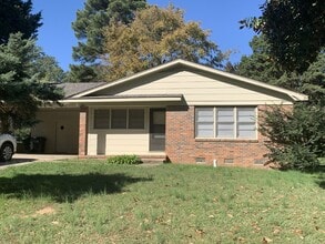 Building Photo - 908 Twin Oaks Ave