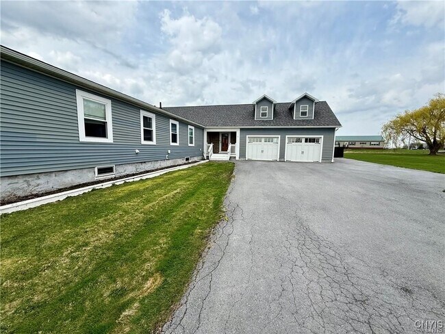 Foto del edificio - 28053 Boat Launch Rd