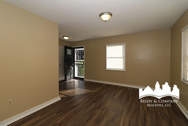 Building Photo - Gorgeous Two-Story White House with Bonus Room