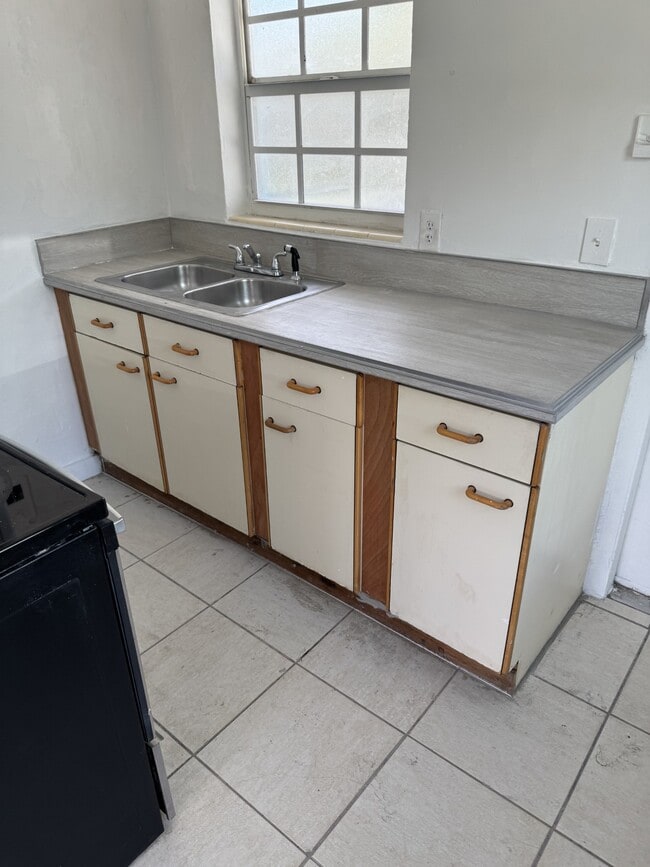 Building Photo - 3380 Ocean Pky