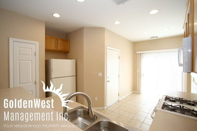 Building Photo - Lovely 3Bdm 2.5Ba Home in Great Northwest ...