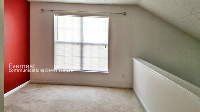 Building Photo - 1440 Gates Cir SE