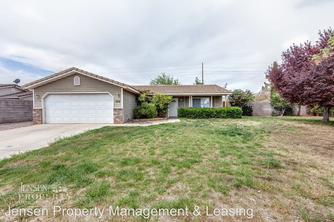 Building Photo - 772 S 220 E Cir