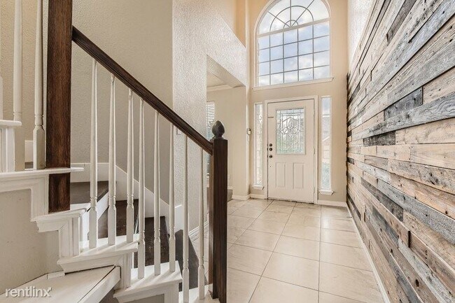 Foto del edificio - 4 br, 2 bath House - 900 Robin Drive UNIT