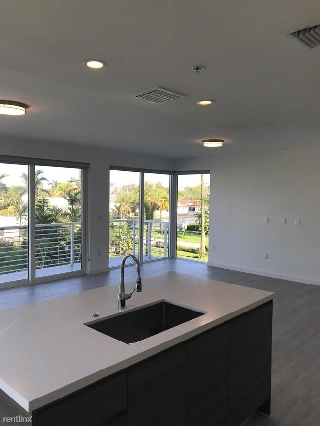 Foto del edificio - 2 br, 2 bath  - 1900 SE 2nd St Unit 202