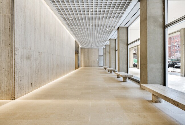 Foto del edificio - 330 E 33rd St