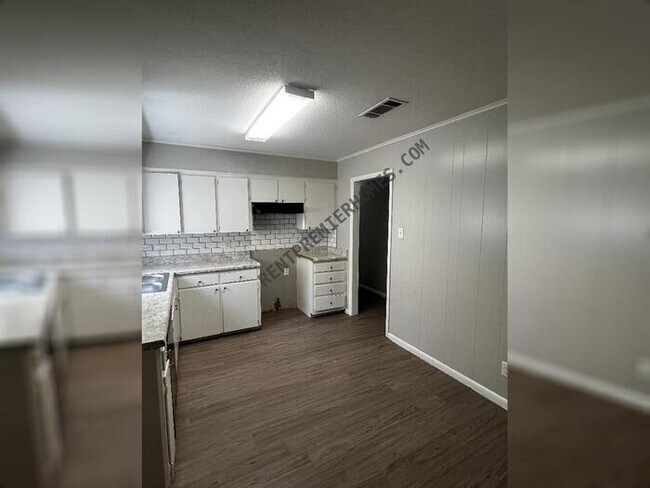 Foto del edificio - 405 Paula Dr