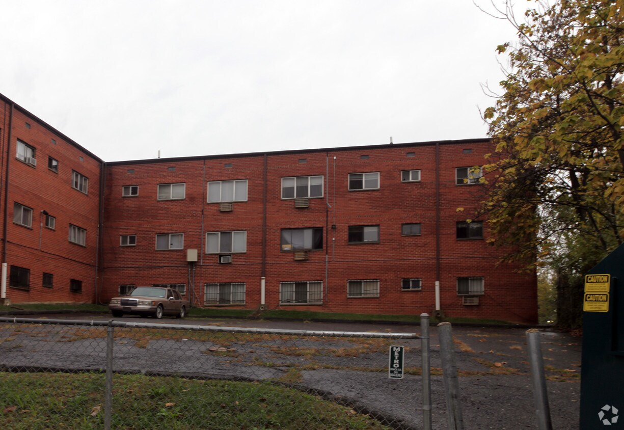 Building Photo - Bass Place