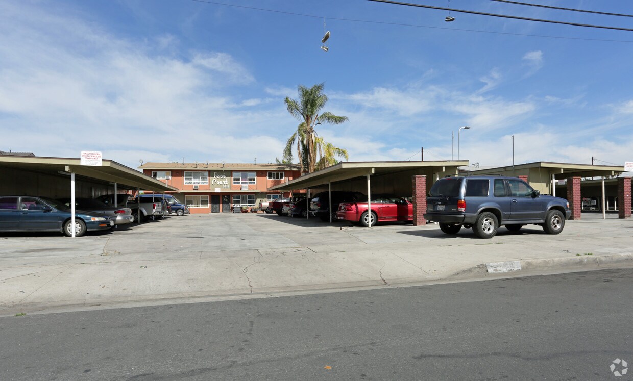 Foto del edificio - Fern Court Apartments