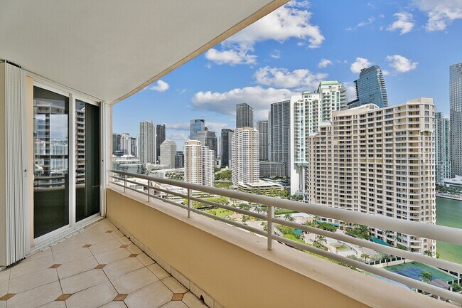 Foto del edificio - 808 Brickell Key Dr